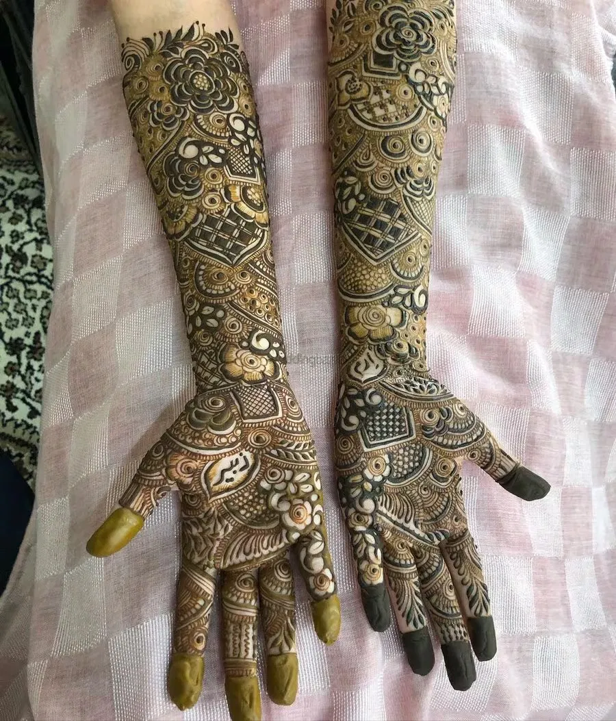 Full Hand Mehndi Design with Figures (2)