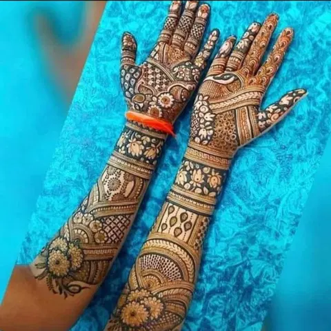 front hand mehndi design