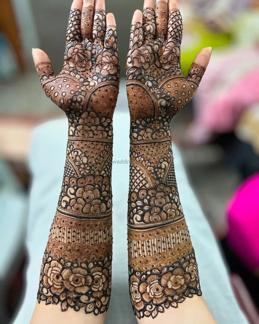 Front Hand Mehndi Design (3)