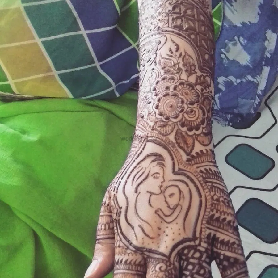 Front Hand Mehndi Design with Figures