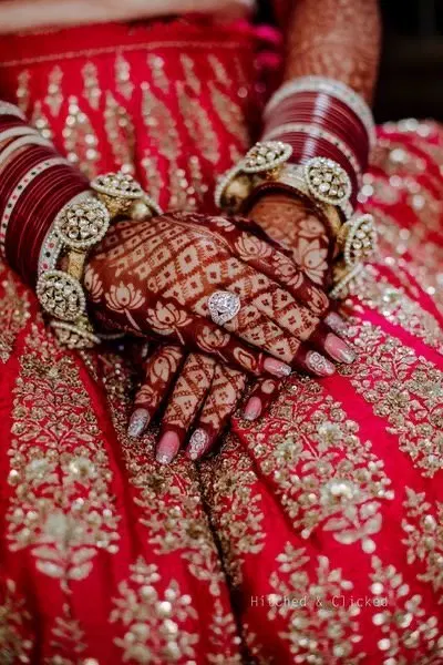 heart mehndi design