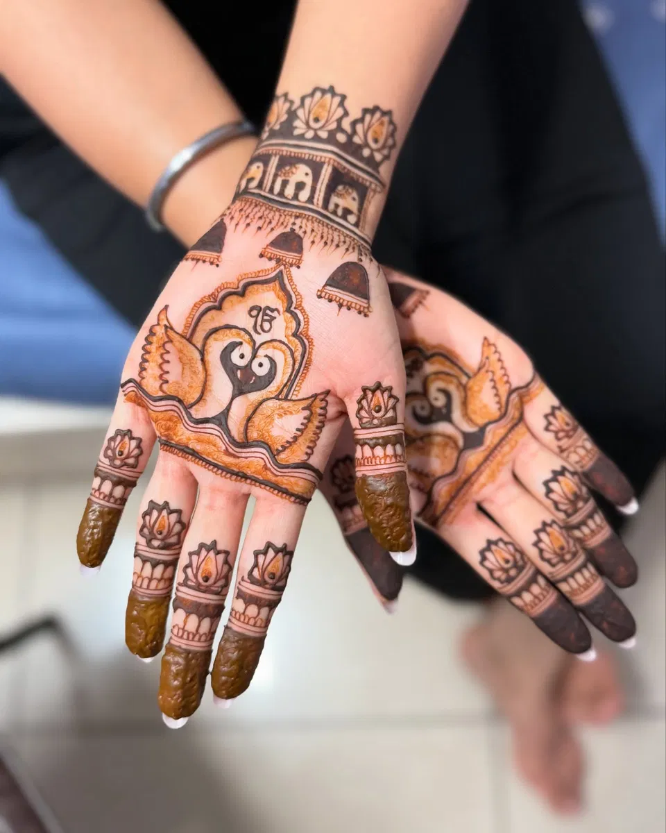 Aesthetic Mehndi Design with Figures