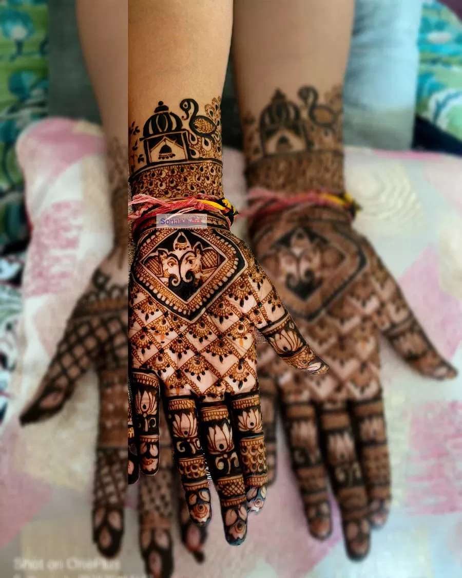 Mehndi Design with Figures
