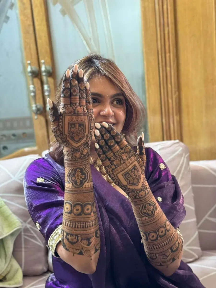 Back Hand Mehndi Design