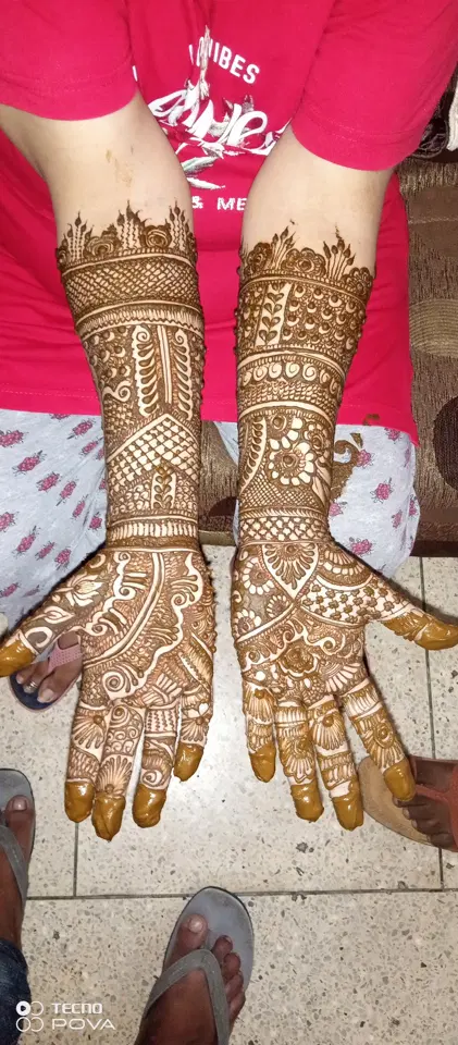 figure mehndi design