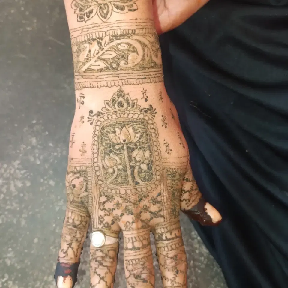 Front Hand Mehndi Design