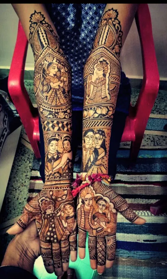 Mehndi Design with Figures (2)