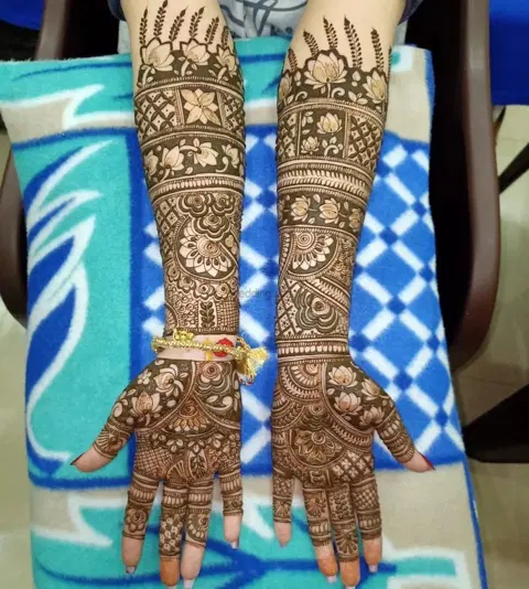 full hand mehndi design