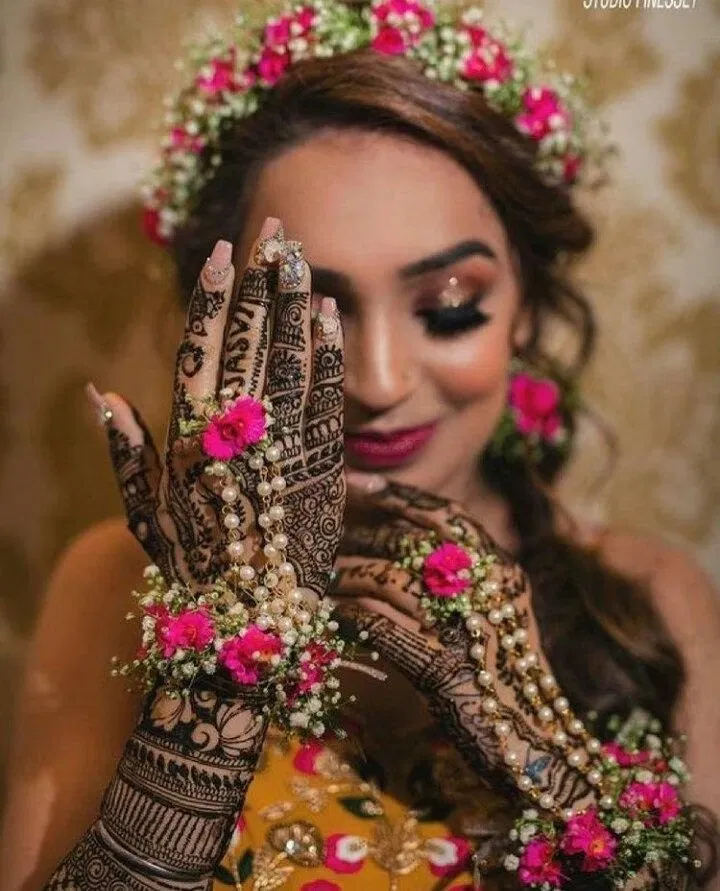 Back Hand Mehndi Design