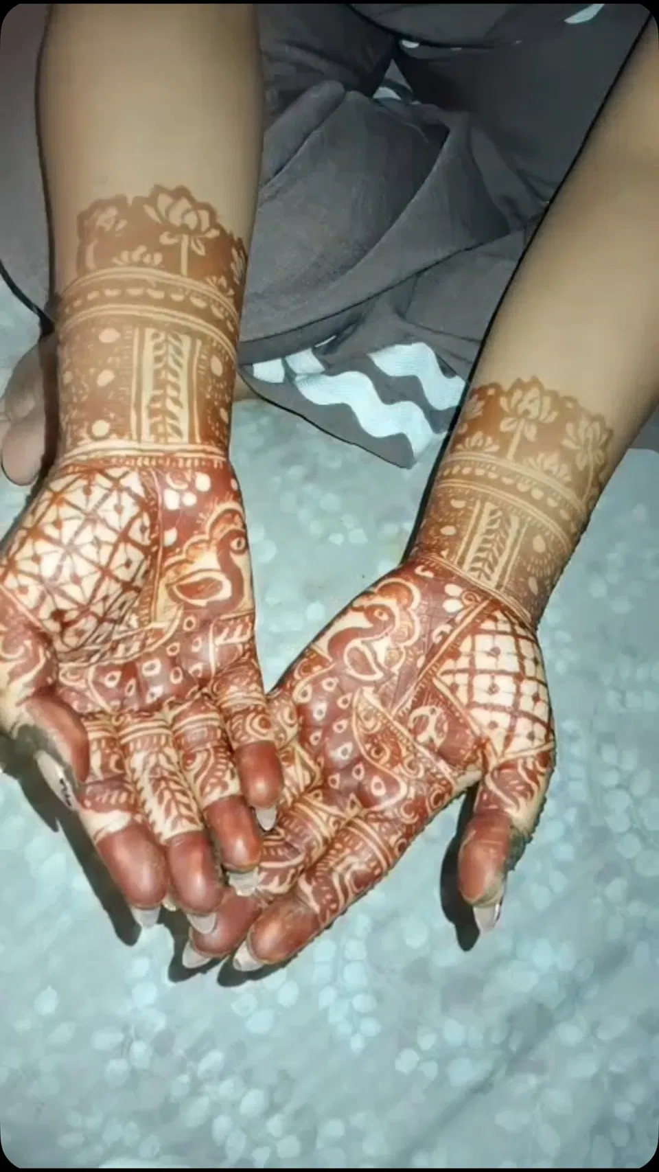 Mehndi Design with Figures