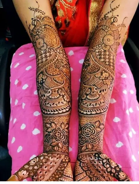 figure foot mehndi design