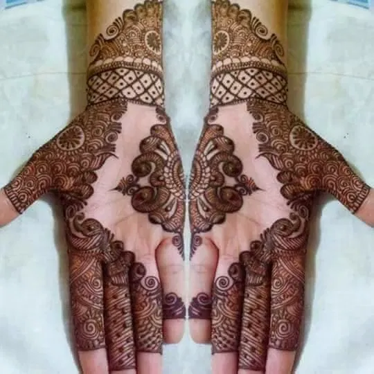 Mehndi Design with Figures
