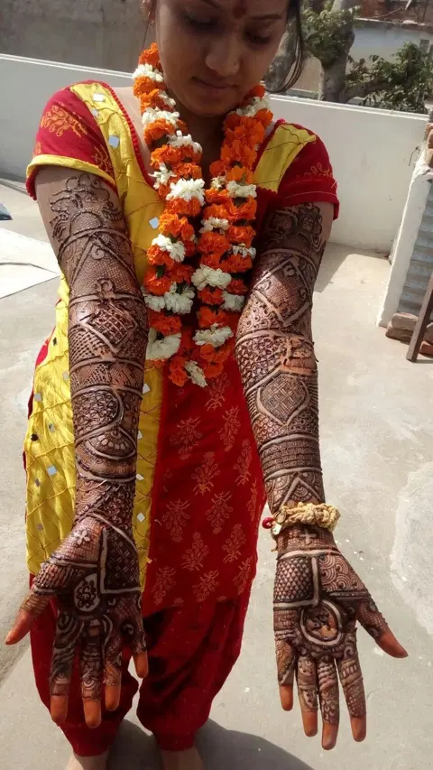 figure foot mehndi design