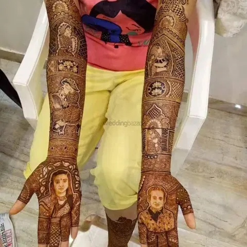 figure front hand mehndi design