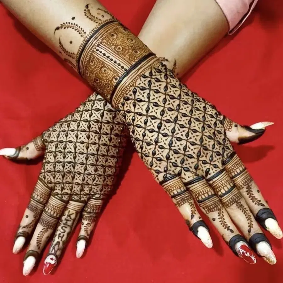 Back Hand Mehndi Design