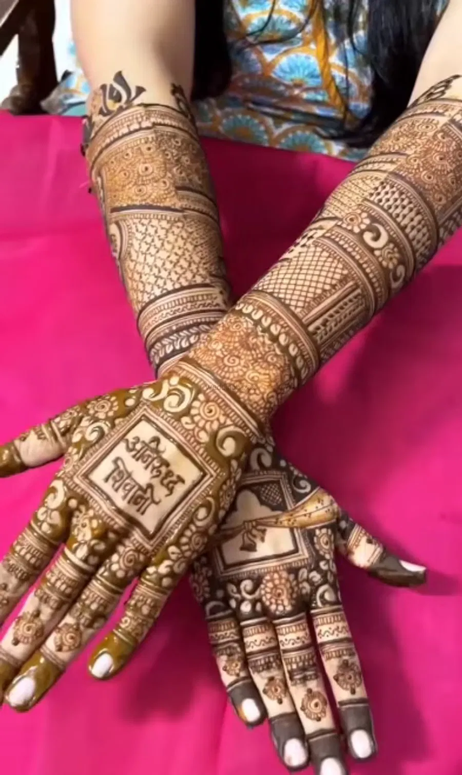 Back Hand Mehndi Design (2)