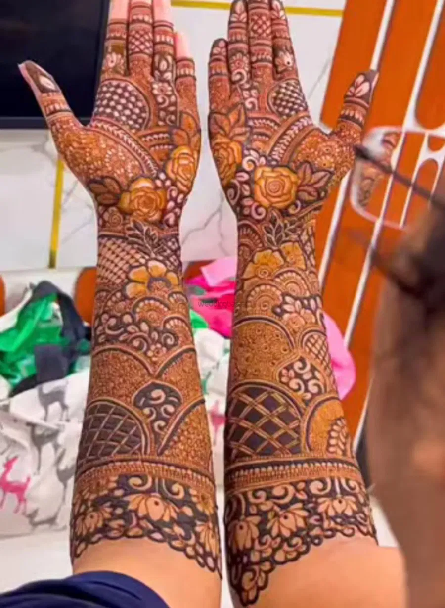 Front Hand Mehndi Design