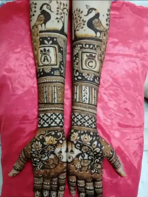 figure full hand mehndi design