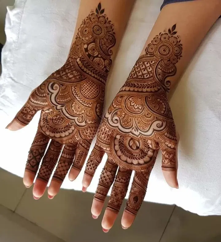 Front Hand Mehndi Design