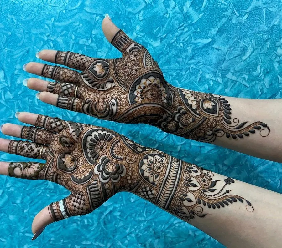 Front Hand Mehndi Design