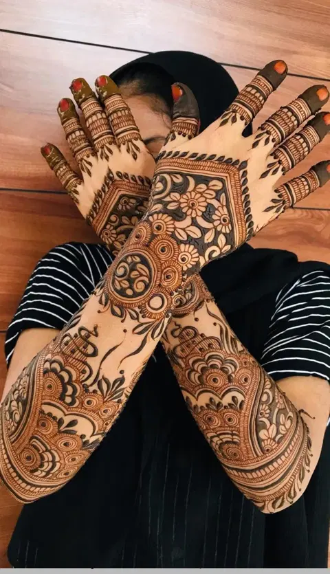 full hand mehndi design