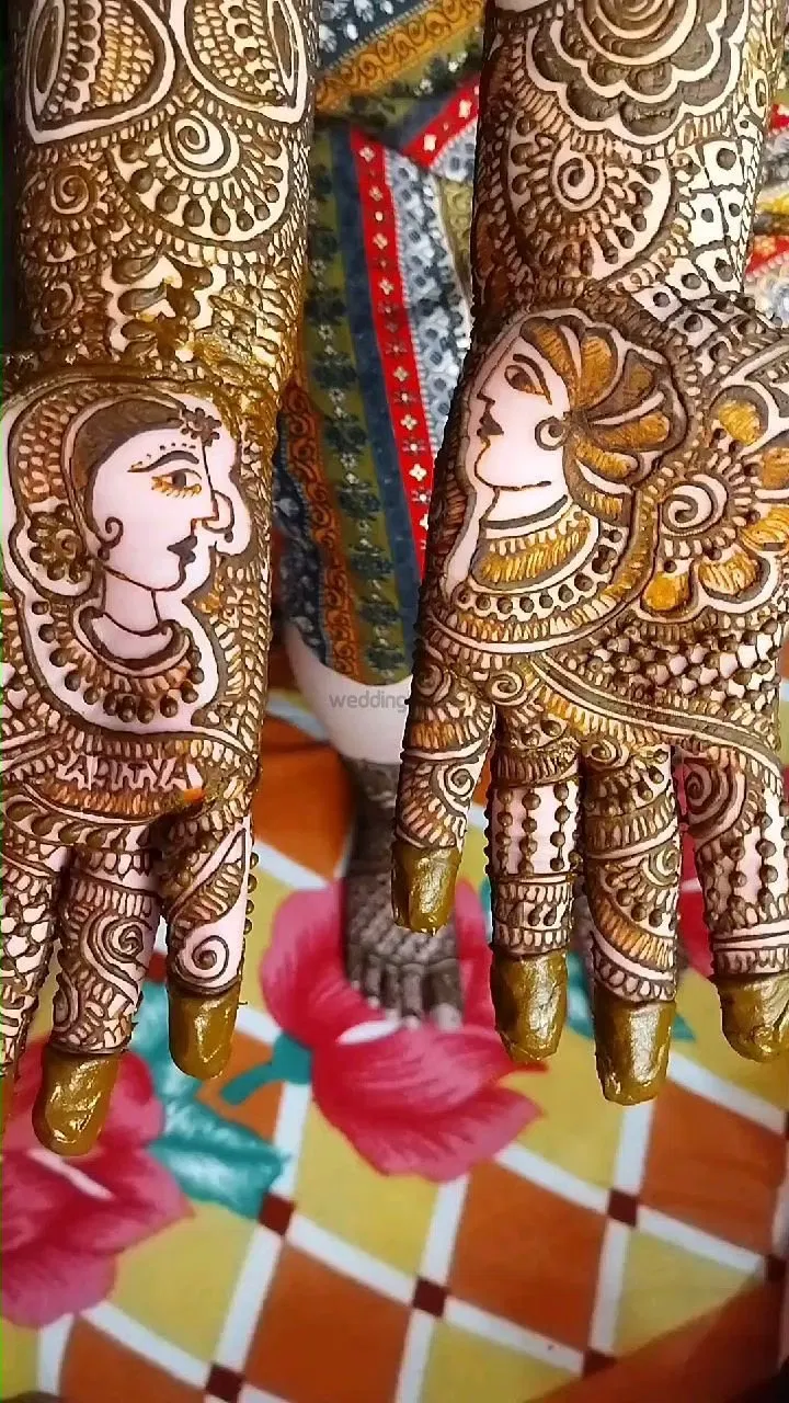 Mehndi Design with Figures