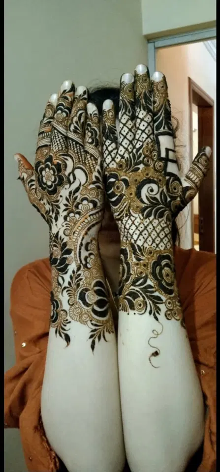 full hand mehndi design