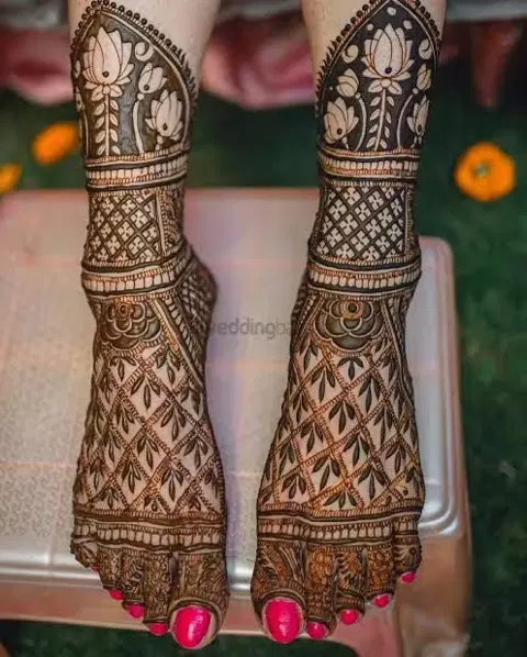 back hand mehndi design