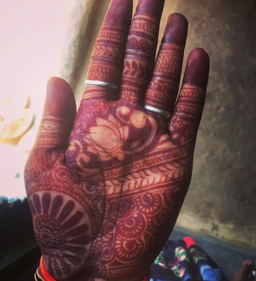 Front Hand Mehndi Design