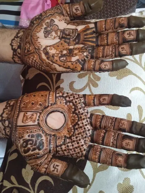 figure mehndi design