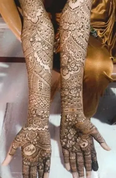 Full Hand Mehndi Design with Figures (2)