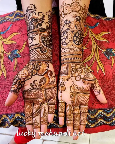 figure front hand mehndi design