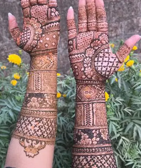 full hand mehndi design