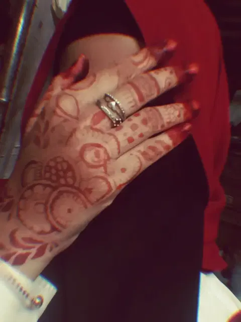 back hand mehndi design