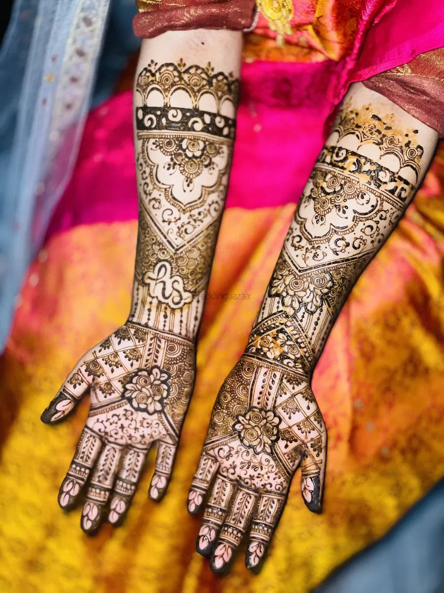 Full Hand Mehndi Design with Figures
