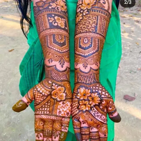 front hand mehndi design