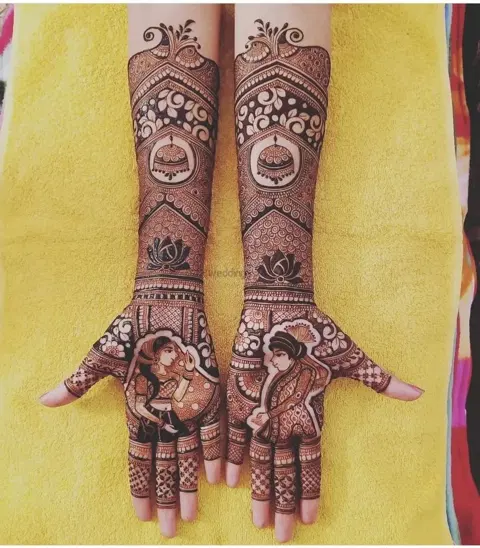figure front hand mehndi design