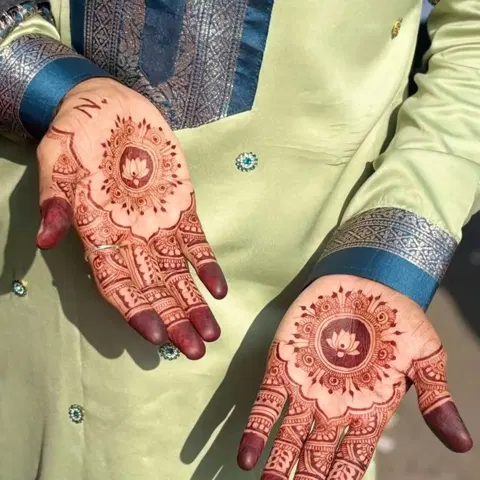 bridal circle front hand mehndi design