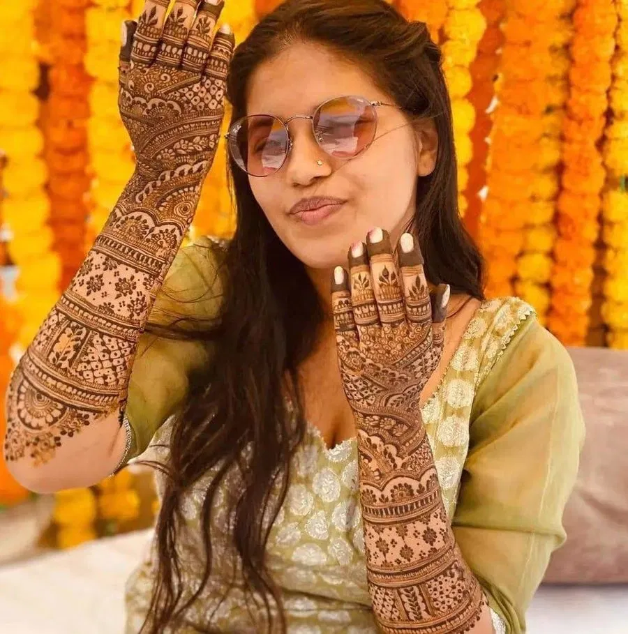 Full Hand Mehndi Design (2)