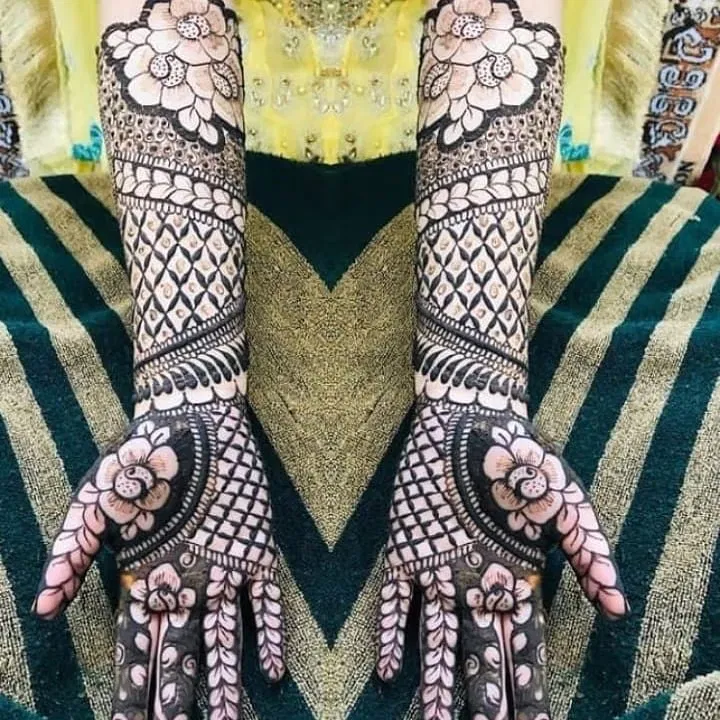 Front Hand Mehndi Design
