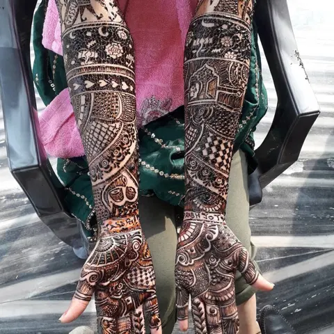figure mehndi design