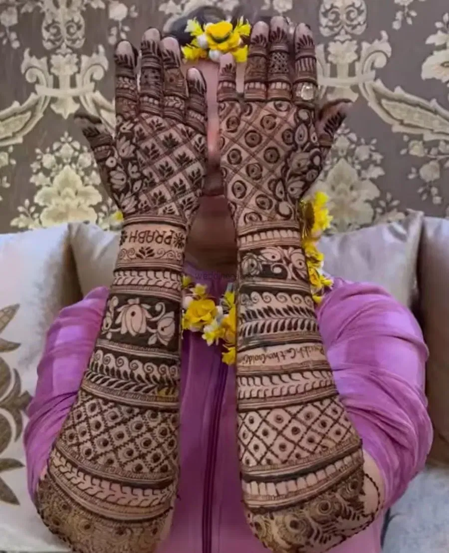 Back Hand Mehndi Design