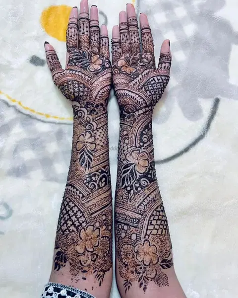 full hand mehndi design