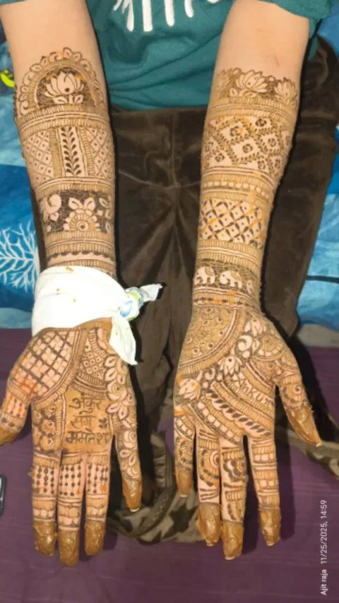 Front Hand Mehndi Design