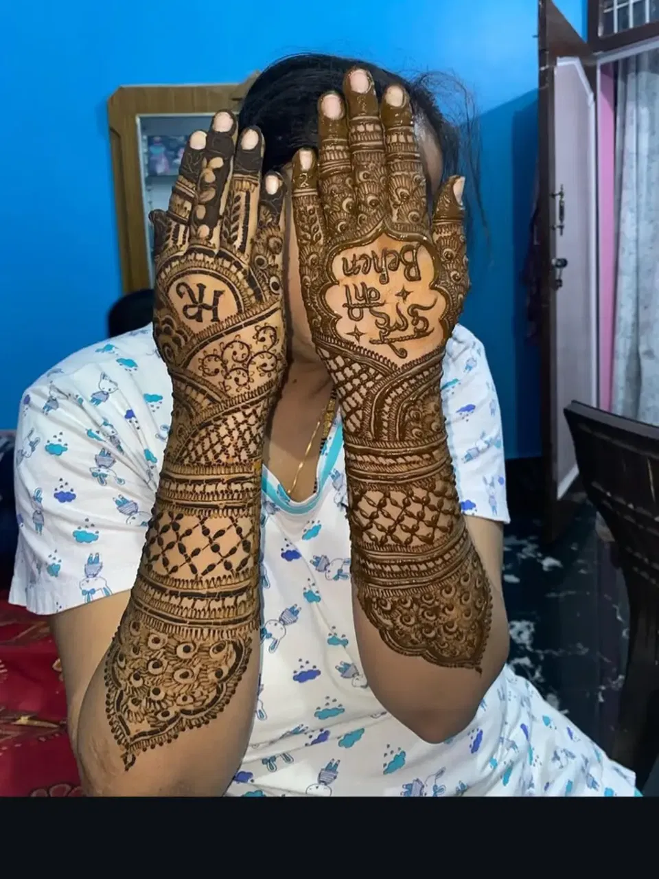 Full Hand Mehndi Design with Figures (2)