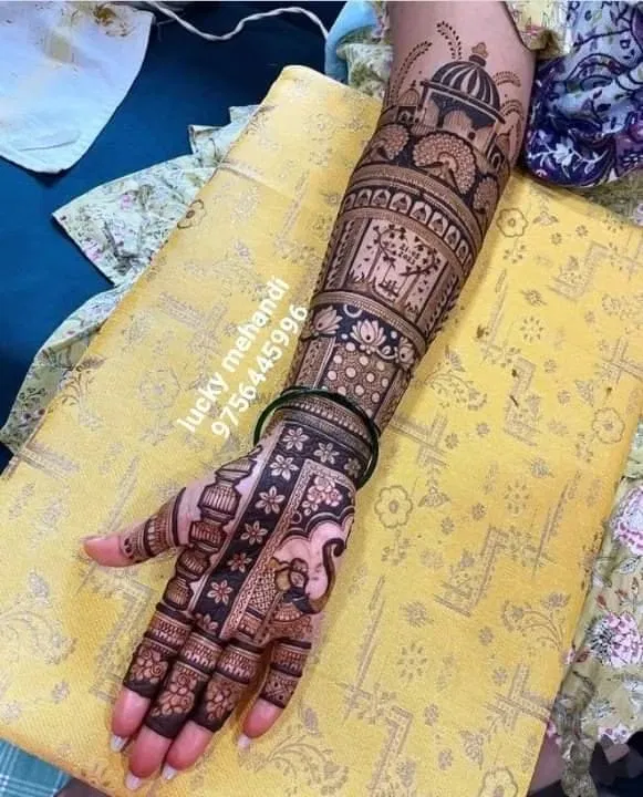 Front Hand Mehndi Design (2)