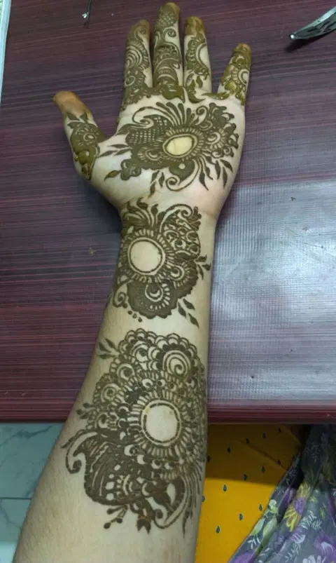 full hand mehndi design