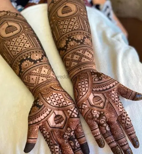 figure full hand mehndi design