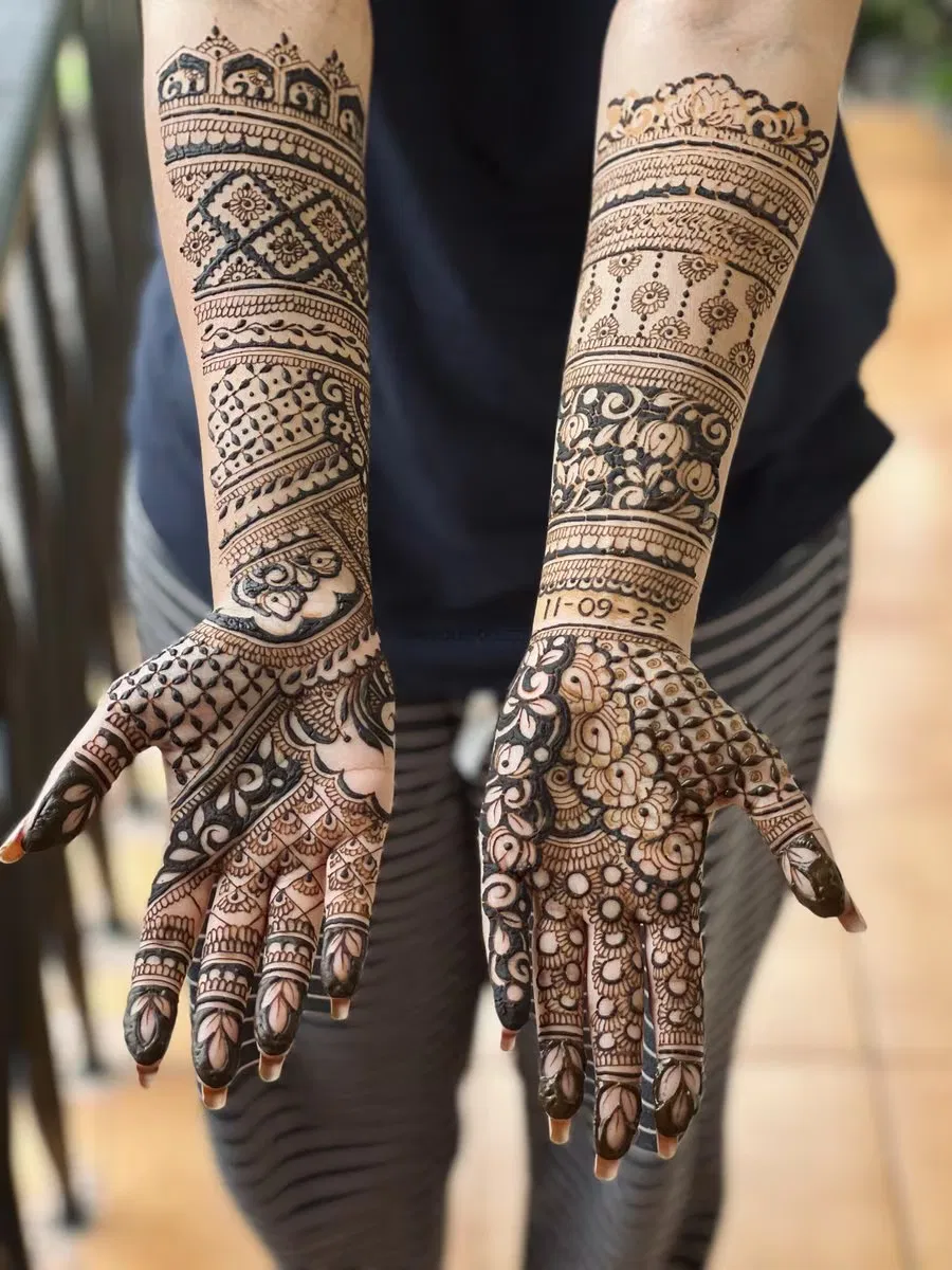 Back Hand Mehndi Design
