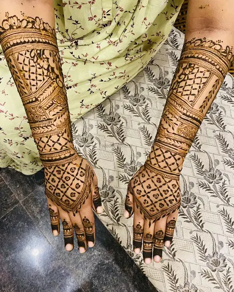 full hand mehndi design